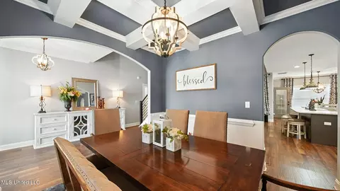 Dining - 1717 W Keenlan Dr, Hernando, MS 38632 photo 3 of 4