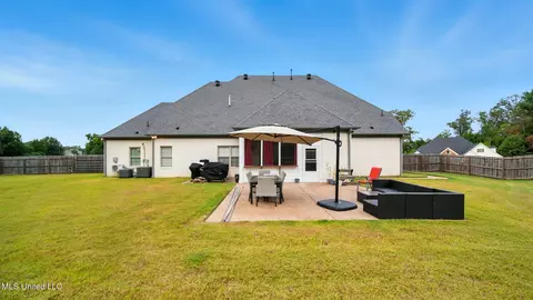 Exterior - 1717 W Keenlan Dr, Hernando, MS 38632 photo 15 of 18