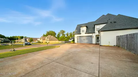 Exterior - 1717 W Keenlan Dr, Hernando, MS 38632 photo 11 of 18