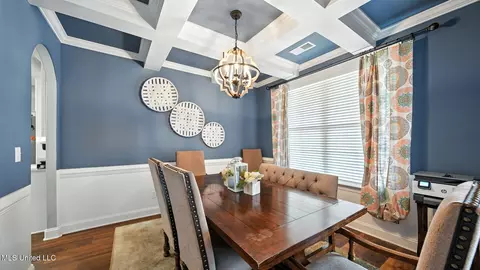 Dining - 1717 W Keenlan Dr, Hernando, MS 38632 photo 1 of 4