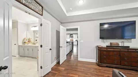 Entry Way - 1717 W Keenlan Dr, Hernando, MS 38632 photo 8 of 10