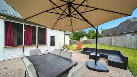Exterior - 1717 W Keenlan Dr, Hernando, MS 38632 photo 18 of 18