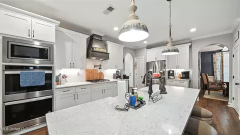Kitchen - 1717 W Keenlan Dr, Hernando, MS 38632 photo 1 of 2