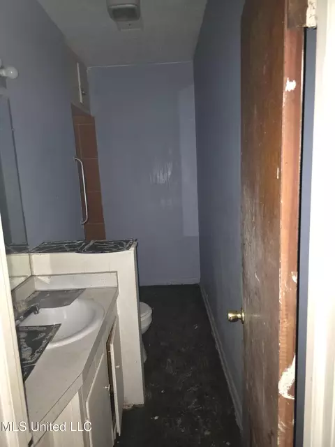 Bath - 539 Erie St, Jackson, MS 39203 photo 2 of 2