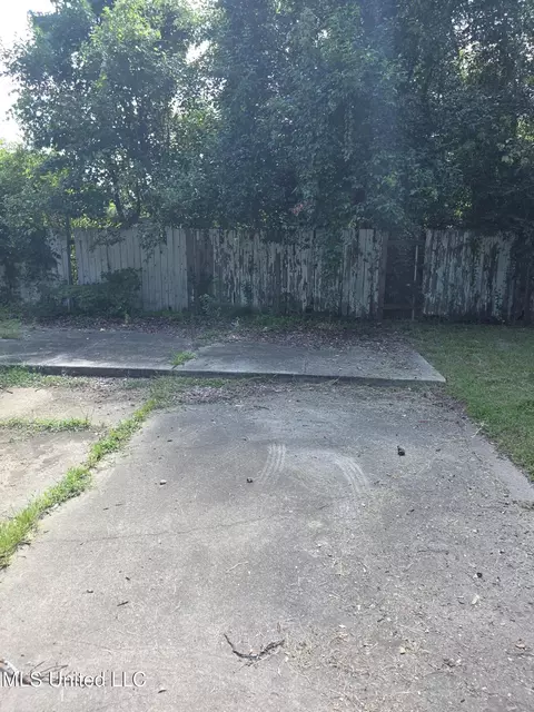 Exterior - 539 Erie St, Jackson, MS 39203 photo 4 of 4