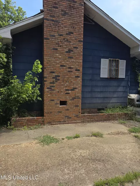 Exterior - 539 Erie St, Jackson, MS 39203 photo 2 of 4