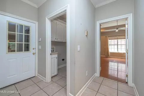 Entry Way - 5984 Libby Ln, Jackson, MS 39211 photo 3 of 3
