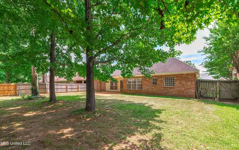 Exterior - 5984 Libby Ln, Jackson, MS 39211 photo 5 of 5