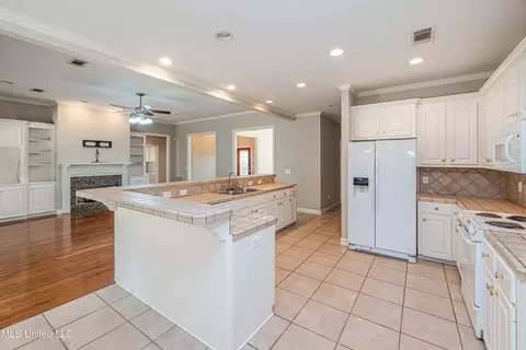 Kitchen - 5984 Libby Ln, Jackson, MS 39211 photo 1 of 2