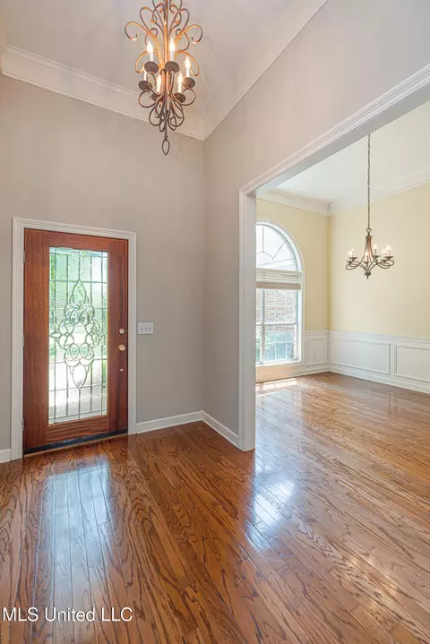 Entry Way - 5984 Libby Ln, Jackson, MS 39211 photo 2 of 3