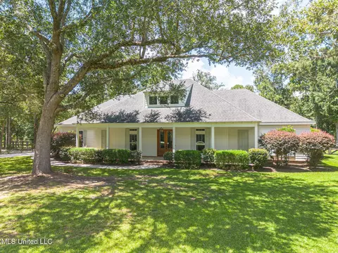 7381 Woodland Dr, Pass Christian, MS 39571