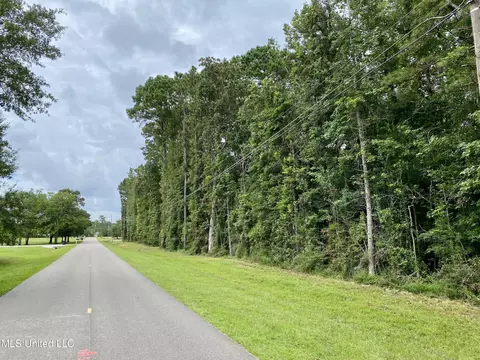 20 Timeberlane Dr, Picayune, MS 39466