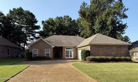 107 Highbury Cv, Canton, MS 39046