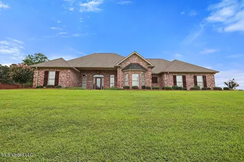 50 River Rock Way, Clinton, MS 39056
