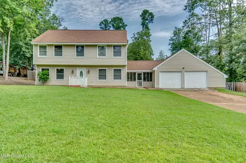 Exterior - 223 Haddon Cir, Brandon, MS 39047 photo 2 of 17