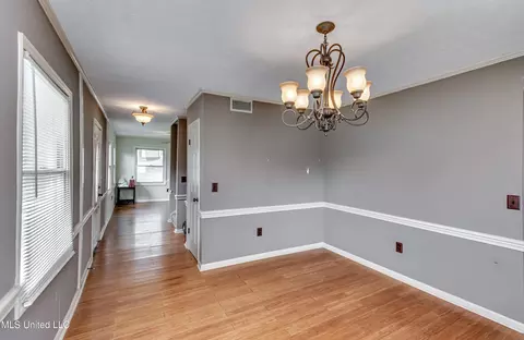 Dining - 223 Haddon Cir, Brandon, MS 39047 photo 4 of 5