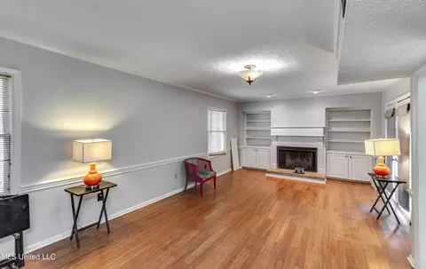 Living - 223 Haddon Cir, Brandon, MS 39047 photo 3 of 8