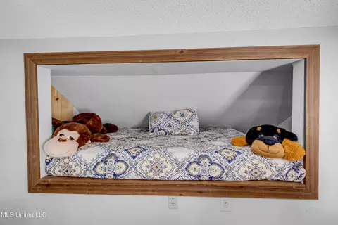 Bedroom - 5701 Juniper Dr, Vancleave, MS 39565 photo 4 of 4