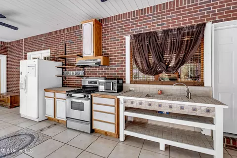 Kitchen - 5701 Juniper Dr, Vancleave, MS 39565 photo 5 of 5