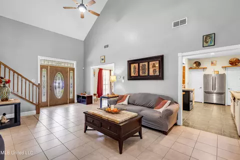 Entry Way - 5701 Juniper Dr, Vancleave, MS 39565 photo 2 of 4