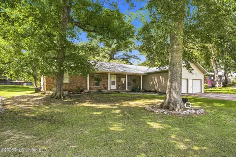 1118 Gunter Rd, Florence, MS 39073