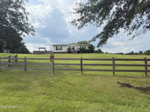 1097 Bethesda Rd, Hazlehurst, MS 39083