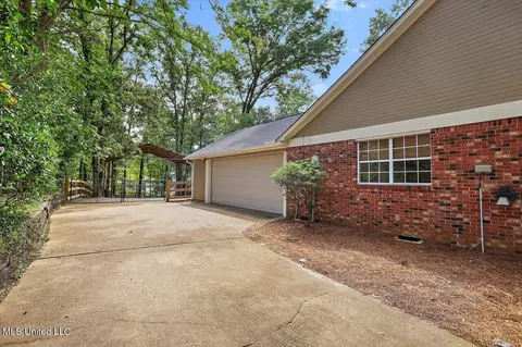 Exterior - 104 Hunter Ct, Madison, MS 39110 photo 1 of 11