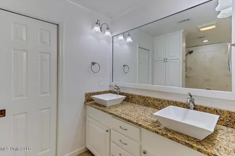 Bath - 104 Hunter Ct, Madison, MS 39110 photo 1 of 3