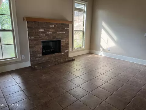 Living - 103 Rosemont Dr, Brandon, MS 39042 photo 3 of 3