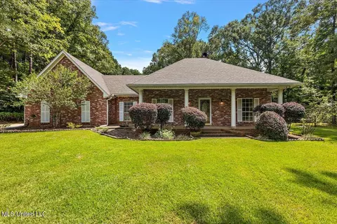 9851 Lebanon Pinegrove Rd, Terry, MS 39170