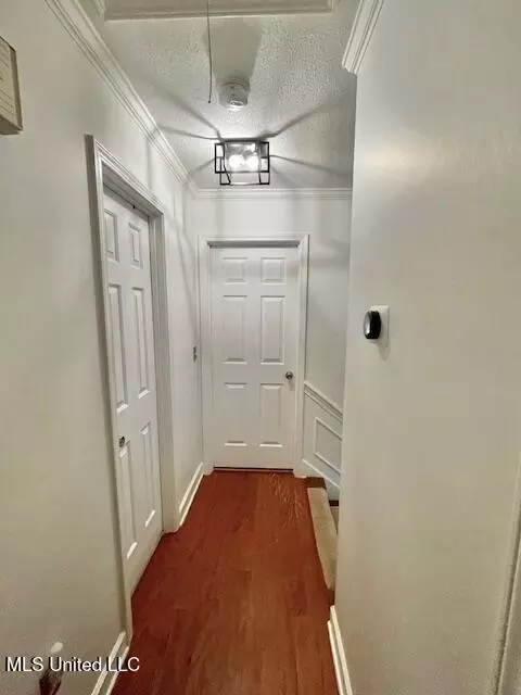 Entry Way - 86 N Crownpointe Dr, Jackson, MS 39211 photo 6 of 6
