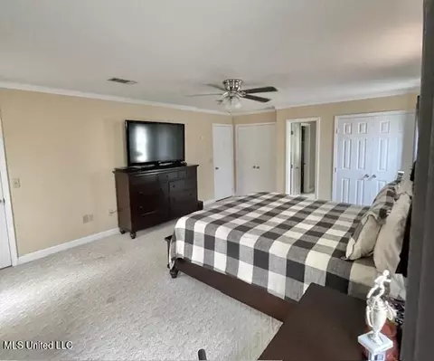 Bedroom - 86 N Crownpointe Dr, Jackson, MS 39211 photo 4 of 13