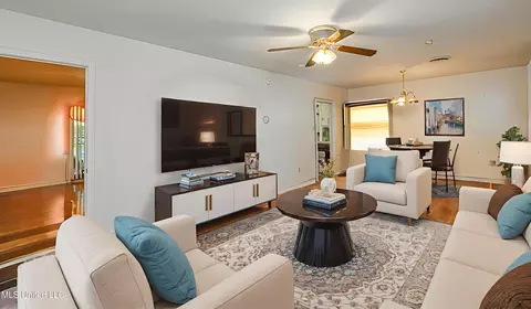 Living - 115 Pine Island Dr, Jackson, MS 39206 photo 1 of 5