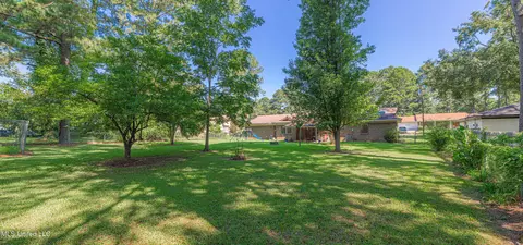 Exterior - 115 Pine Island Dr, Jackson, MS 39206 photo 6 of 7