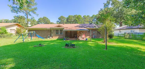Exterior - 115 Pine Island Dr, Jackson, MS 39206 photo 4 of 7