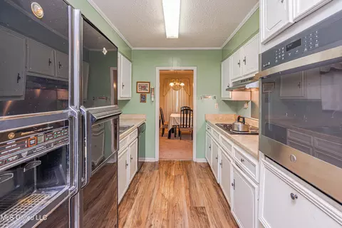 Kitchen - 115 Pine Island Dr, Jackson, MS 39206 photo 1 of 3