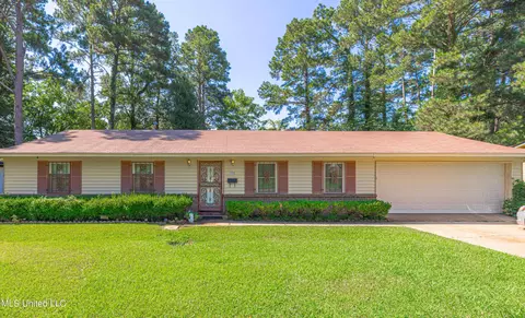 Exterior - 115 Pine Island Dr, Jackson, MS 39206 photo 2 of 7