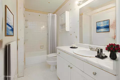 Bath - 115 Pine Island Dr, Jackson, MS 39206 photo 2 of 3