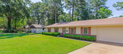 Exterior - 115 Pine Island Dr, Jackson, MS 39206 photo 3 of 7