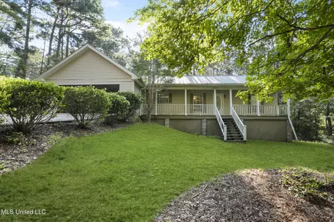 105 Green Bay Dr, Petal, MS 39465