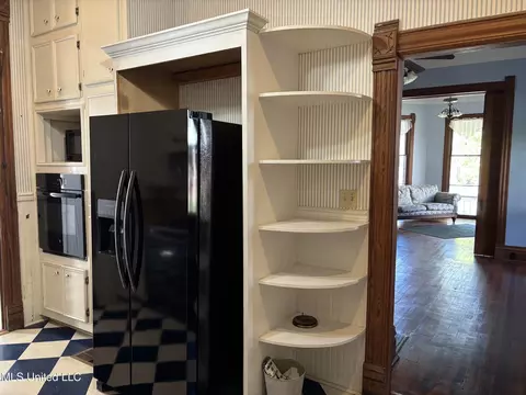 Kitchen - 607 State St, Natchez, MS 39120 photo 2 of 5