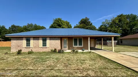 206 Hazel St, Greenville, MS 38703