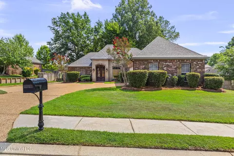 157 Cotton Wood Dr, Madison, MS 39110