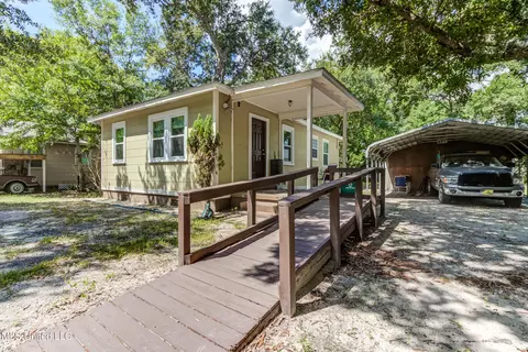 179 Gardenia St, Biloxi, MS 39531