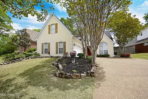 1230 E Cross Creek Dr, Hernando, MS 38632