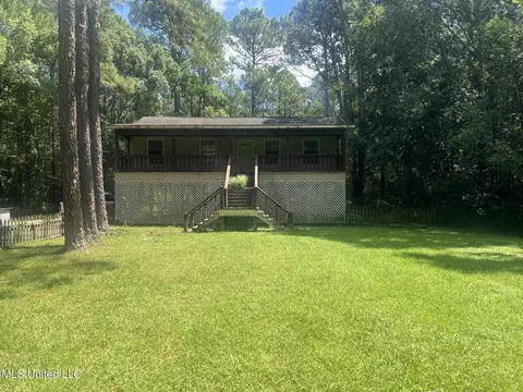 5548 Boots Rd, Moss Point, MS 39562