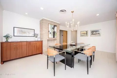 Dining - 1210 Harbor Rd, Ocean Springs, MS 39564 photo 3 of 7