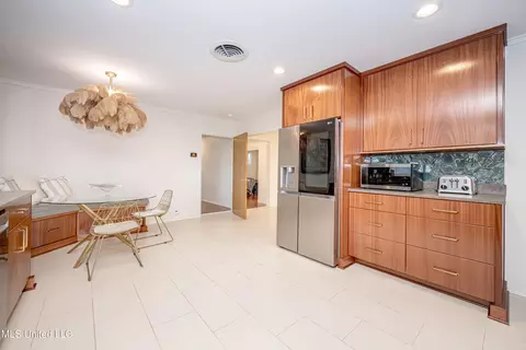 Kitchen - 1210 Harbor Rd, Ocean Springs, MS 39564 photo 3 of 6