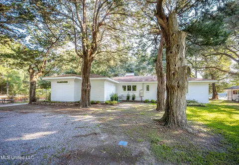Exterior - 1210 Harbor Rd, Ocean Springs, MS 39564 photo 7 of 24