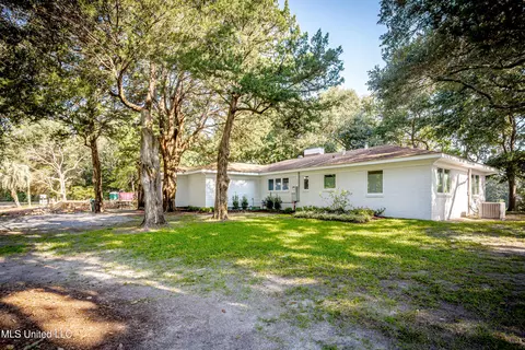 Exterior - 1210 Harbor Rd, Ocean Springs, MS 39564 photo 23 of 24
